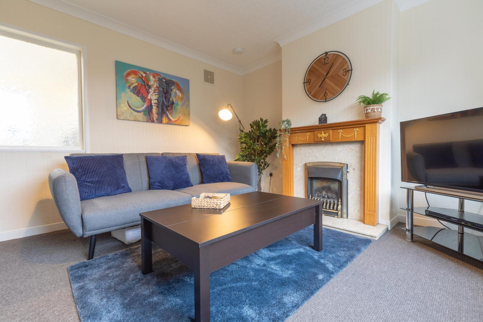 Leconfield Close - Comfy House And Free Parking Кингстон-апон-Халл Экстерьер фото