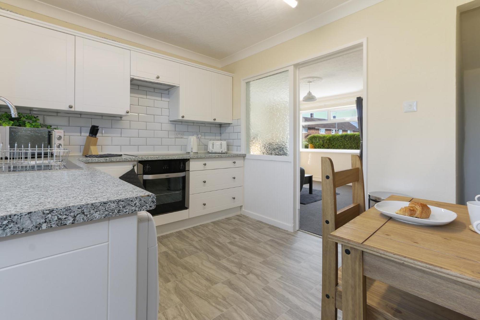 Leconfield Close - Comfy House And Free Parking Кингстон-апон-Халл Экстерьер фото