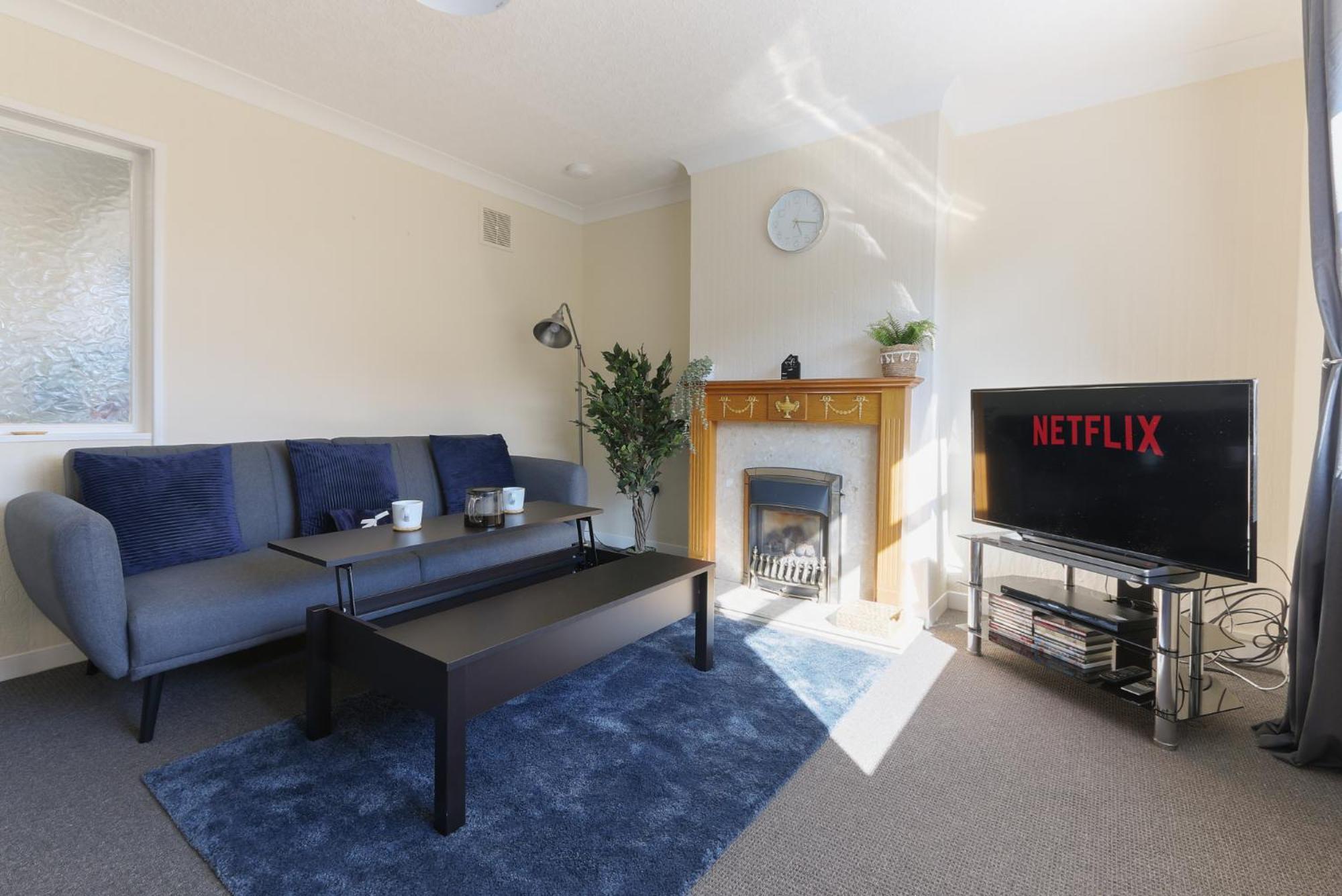 Leconfield Close - Comfy House And Free Parking Кингстон-апон-Халл Экстерьер фото